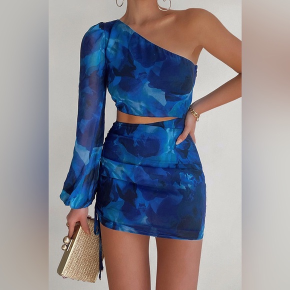 Runaway Label Calista Mini Dress in Blue - Picture 2 of 6